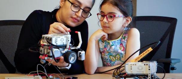 Robotics engineer Maral Qarbanzade mentors a young girl. Screenshot from “STEM ushaqlar.” Only 30 percent of researchers worldwide in the fields of science, technology, engineering and mathematics (STEM) are women, while — even more worryingly — girls make up only 35 percent of all students enrolled in STEM subjects. In Azerbaijan, this number is higher than average, with women students comprising 40 percent of graduates in STEM-related fields.  One reason for this is that some famous women from Azerbaijan 