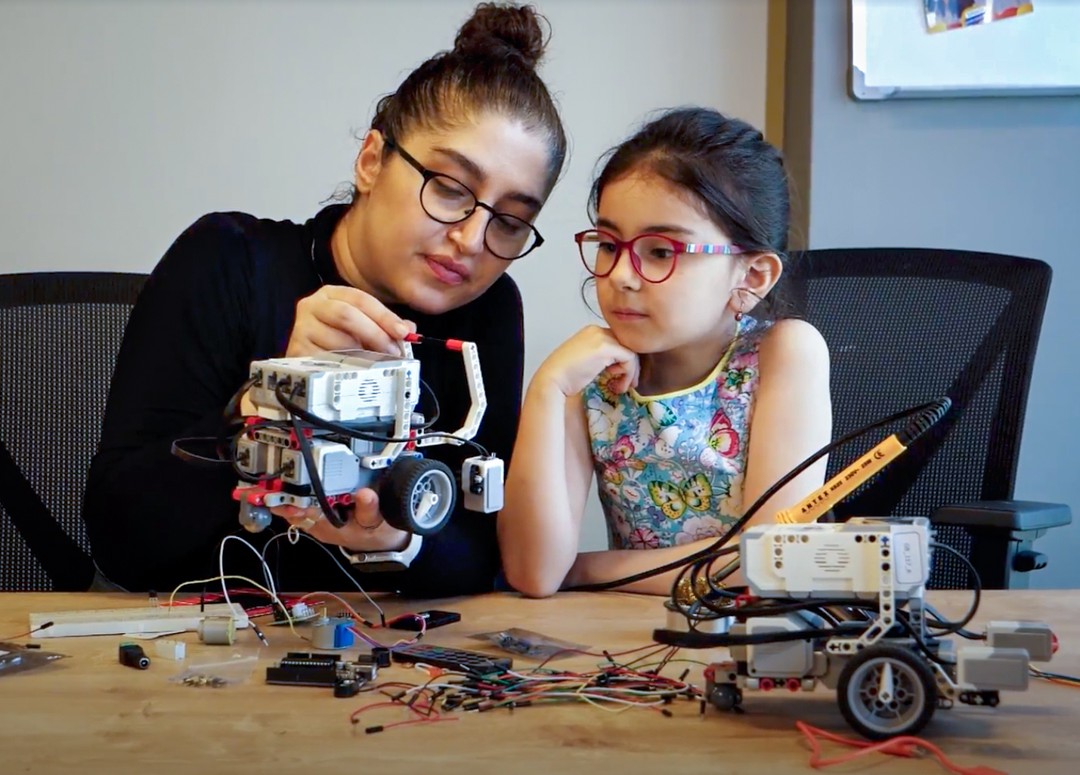 Robotics engineer Maral Qarbanzade mentors a young girl. Screenshot from “STEM ushaqlar.” Only 30 percent of researchers worldwide in the fields of science, technology, engineering and mathematics (STEM) are women, while — even more worryingly — girls make up only 35 percent of all students enrolled in STEM subjects. In Azerbaijan, this number is higher than average, with women students comprising 40 percent of graduates in STEM-related fields.  One reason for this is that some famous women from Azerbaijan 