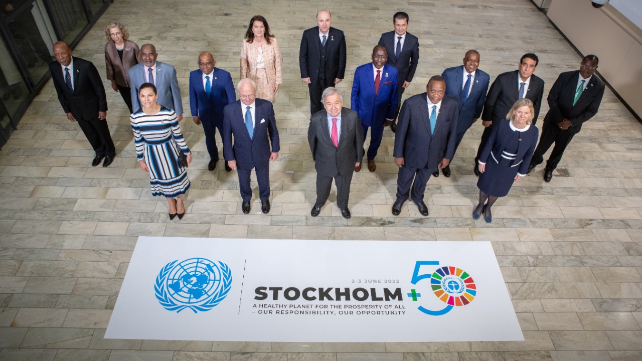 António Guterres, secretario general de la ONU, acompañado de jefes de Estado de Suecia y Kenia y representantes del Programa de las Naciones Unidas para el Medio Ambiente.