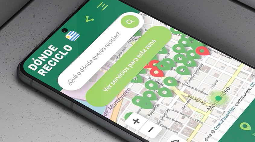 Mapa de la aplicación dónde reciclo en la pantalla de un celular
