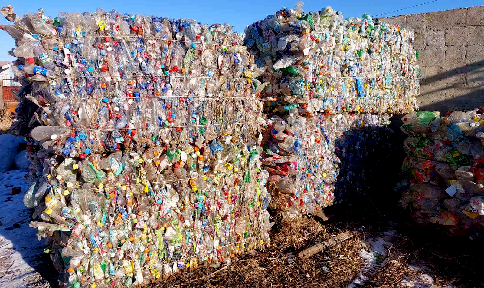 Pressed recyclable waste block