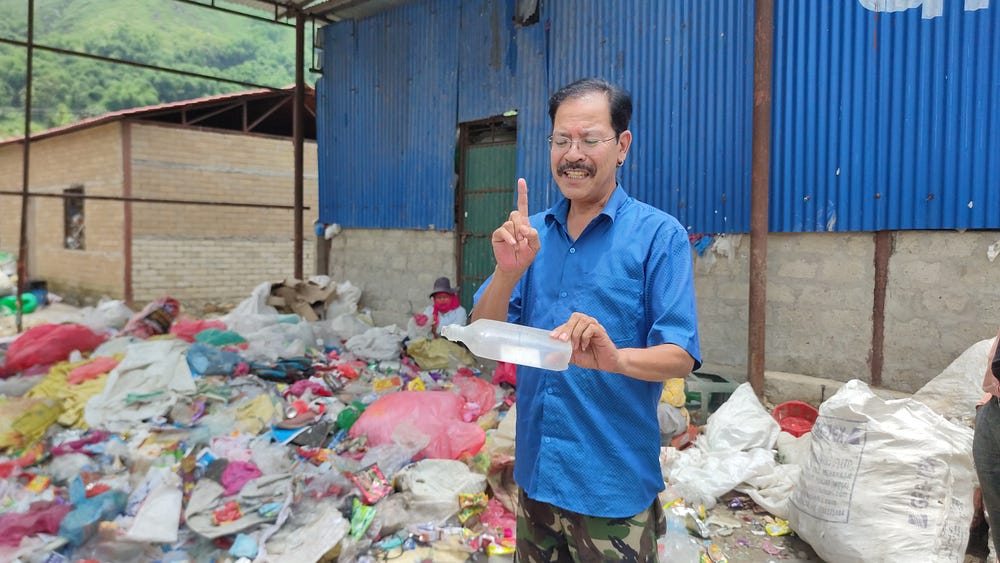 Waling mayor in waste centre