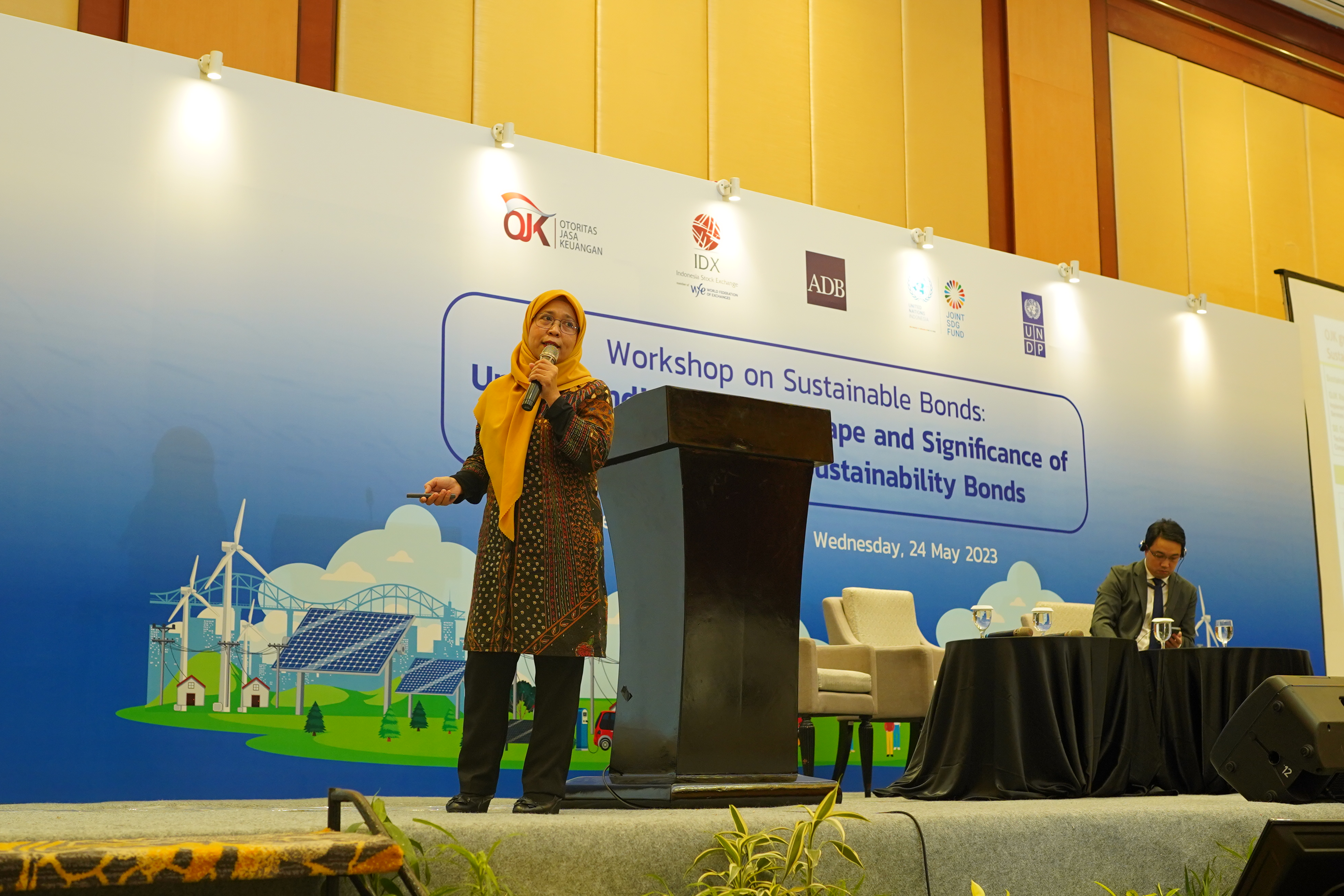 Latifah Hanum, Listing Services and Development Expert of Indonesia Stock Exchange, presenting about the domestic GSS bond market landscape
