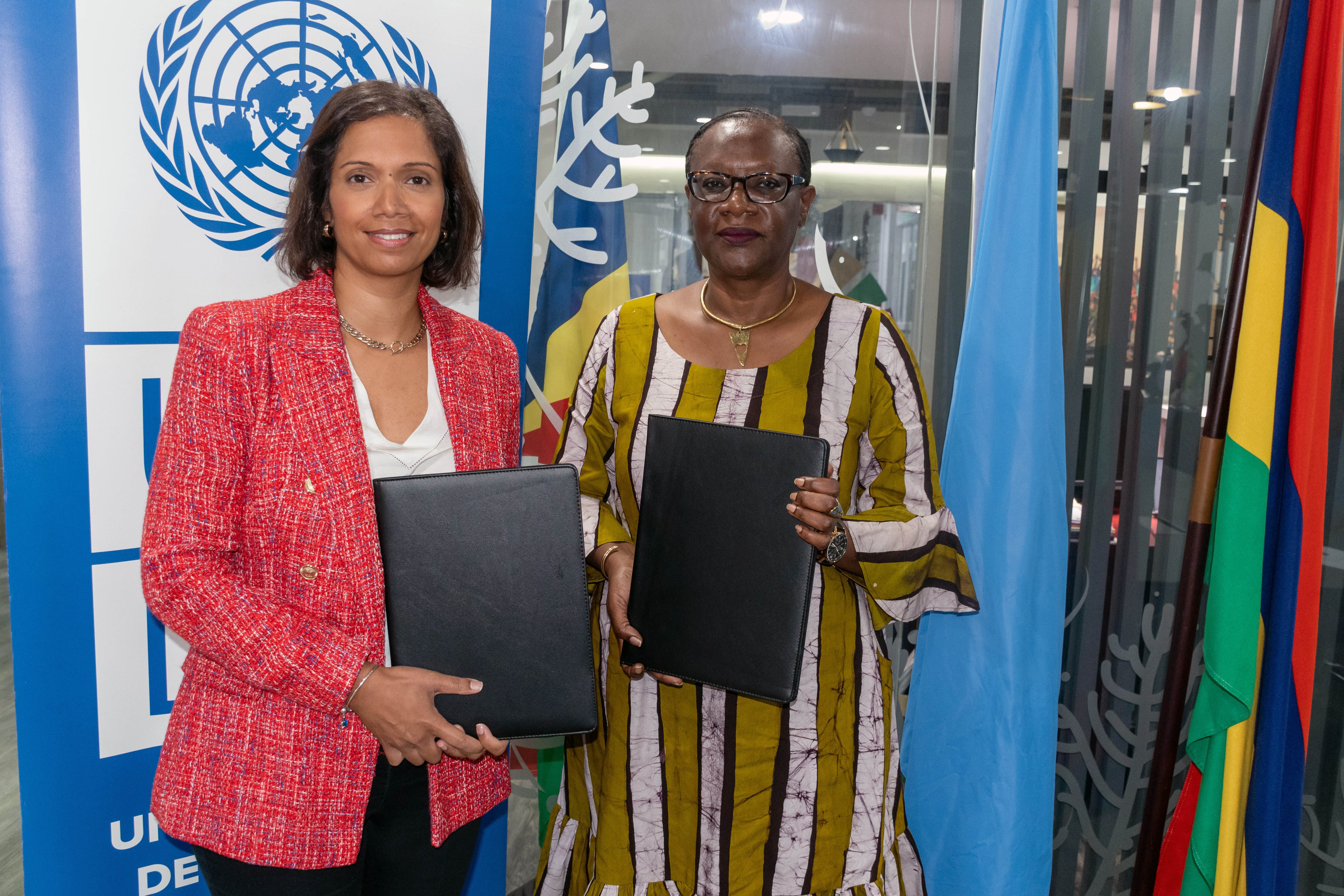 H.E. Charlotte Pierre, British High Commissioner to Mauritius and Ms Amanda Serumaga, UNDP Mauritius and Seychelles Resident Representative
