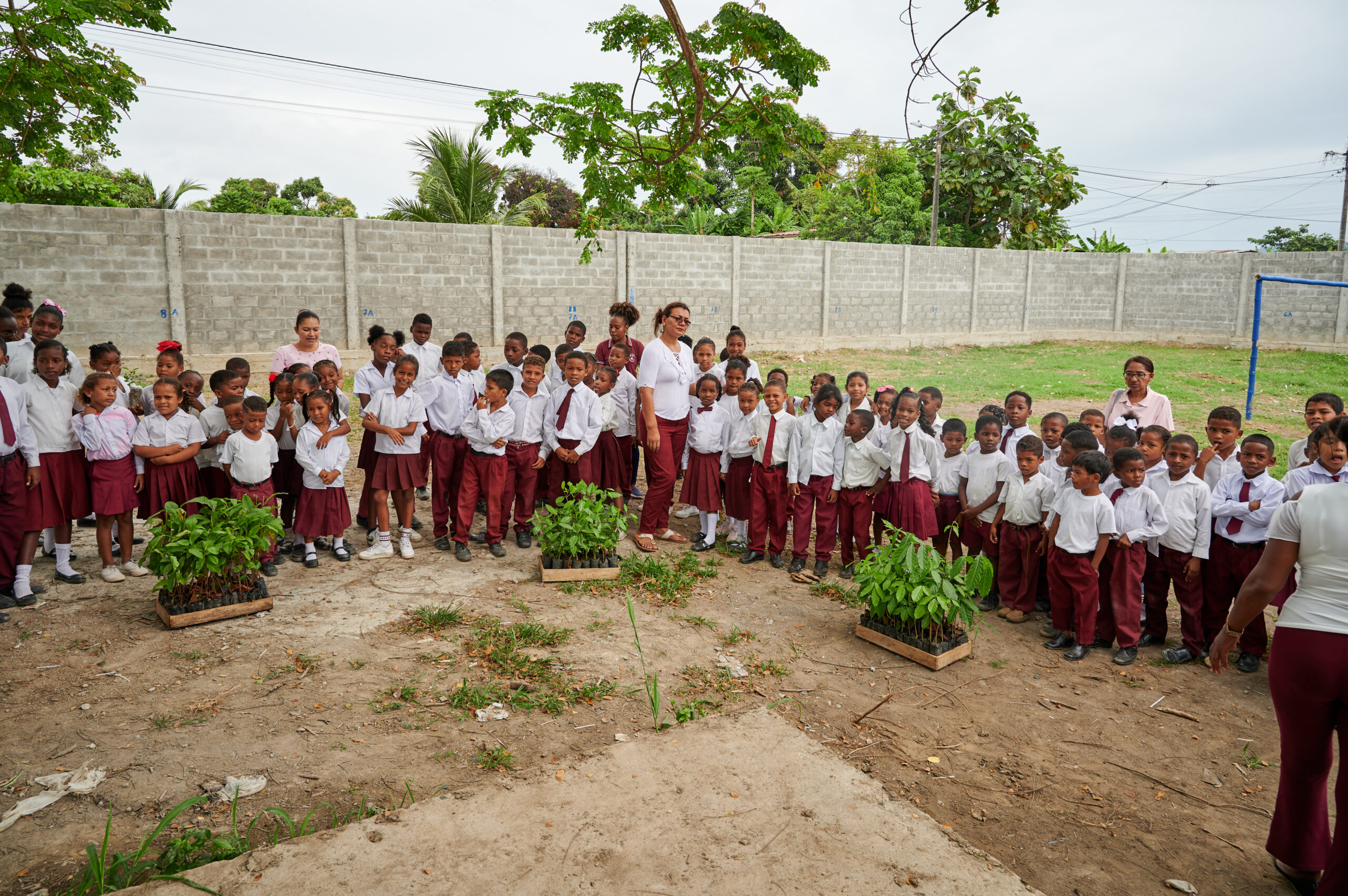 Estudiantes de la Unidad Educativa Leonidas Gruezo George 