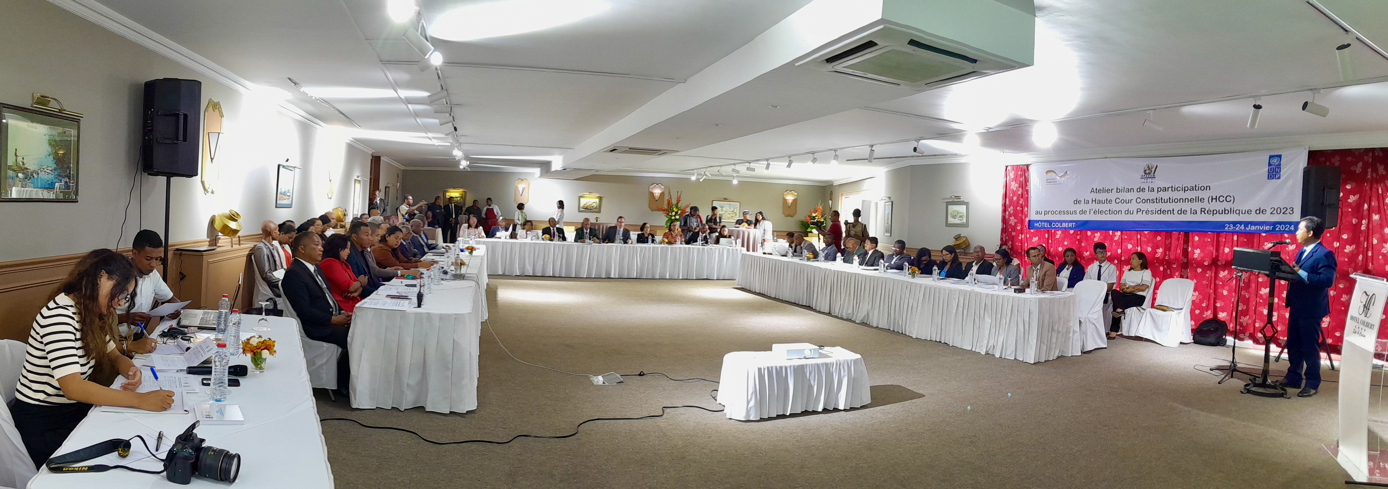 Les participants à l'atelier bilan de la HCC sur sa participation au processus électoral de l'élection présidentielle décembre 2023