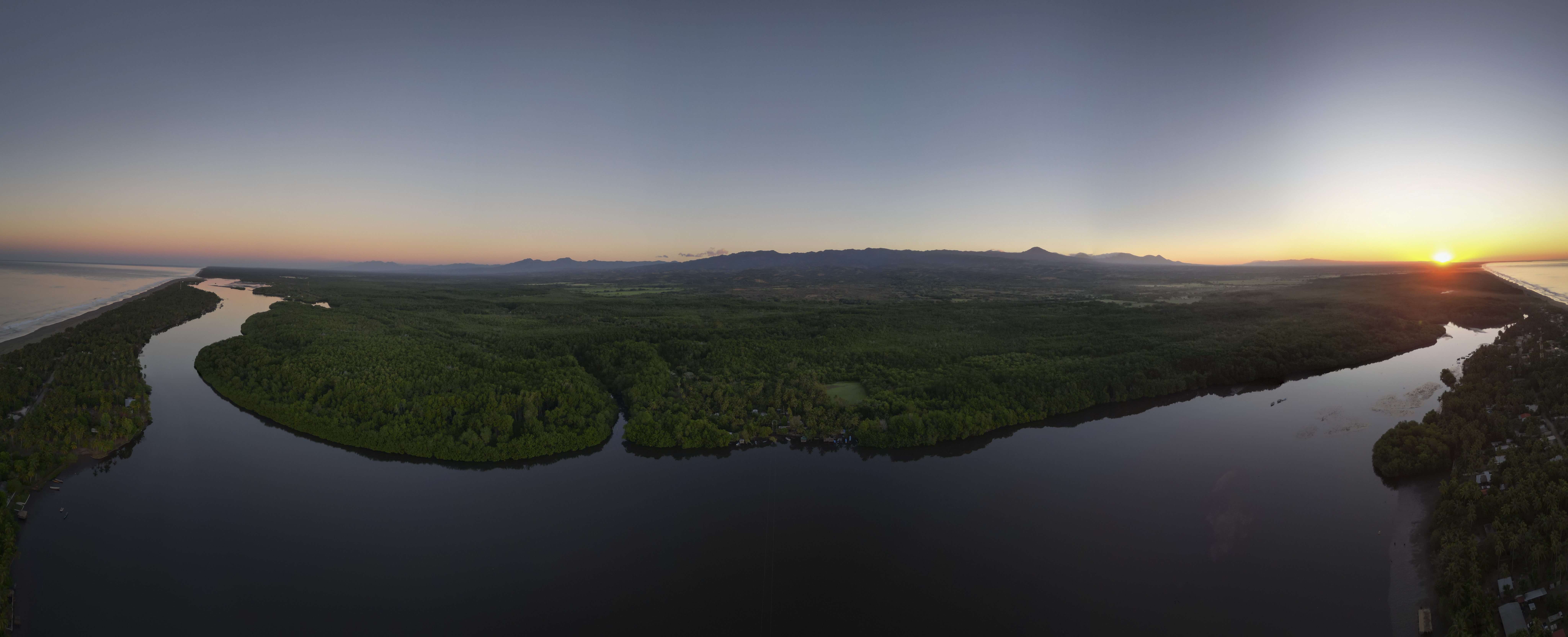 Manglares Barra de Santiago El Salvador