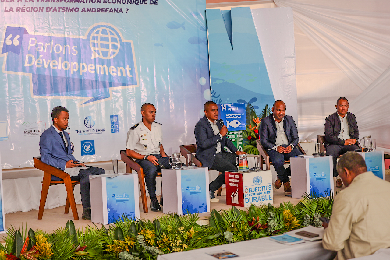 Les panélistes du conférence-débat sur l'Economie Bleue