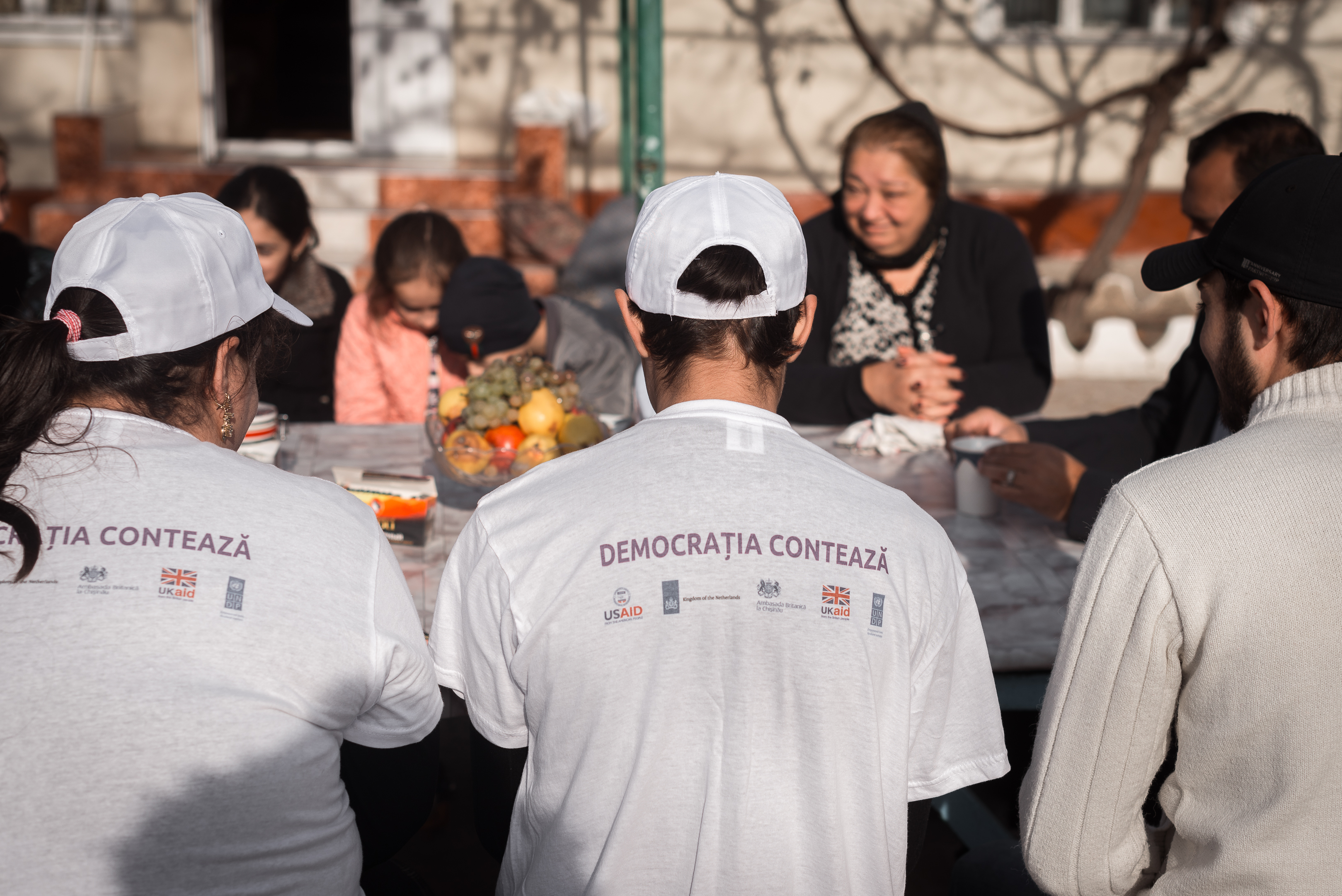 Correlate Build on Petrify Trezește-ți vecinul și hai la vot!” sau cum a învățat comunitatea romilor  mai multe despre drepturile electorale | United Nations Development  Programme