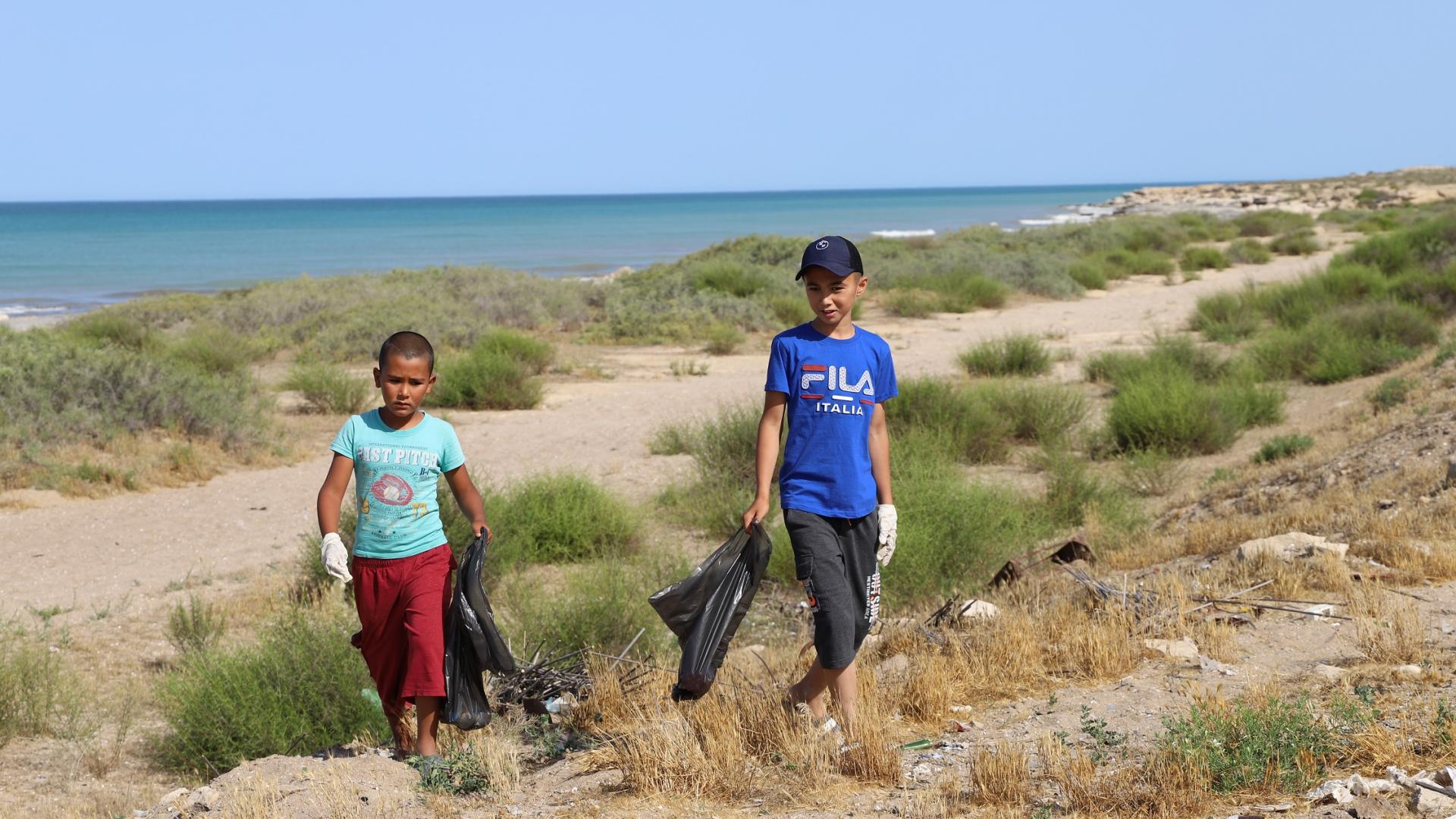 UNDP and Nature Protection Society of Turkmenistan leads beach clean-up exercise