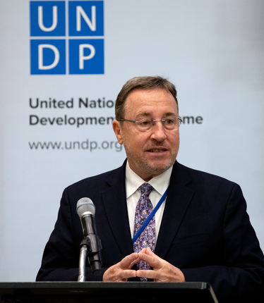 Achim Steiner Portrait - "All hands on deck"