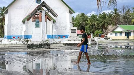 undp-tuvalu-cyclone-pam-boy-2015.jpg