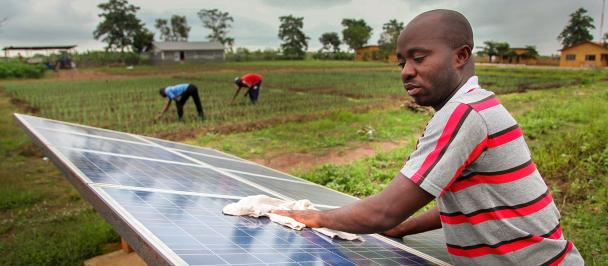 UNDP-Benin-2013_solar_man_01_0.jpg