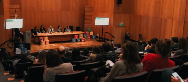 Mesa de debate durante actividad del Programa PAGE en Uruguay