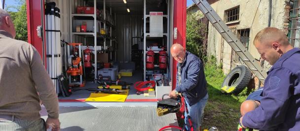 The Albanian Fire and Rescue Service (AFRS) achieves a significant milestone with the handover of three Urban Search and Rescue (USAR) containers to the municipalities of Durrës, Lezhë, and Fier. 