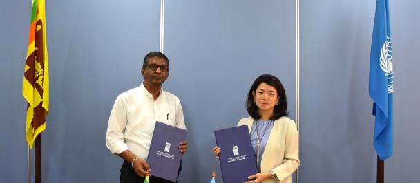 Prof. Ajith de Alwis, Chief Innovation Officer at the National Innovation Agency and Ms. Azusa Kubota, Resident Representative at UNDP Sri Lanka sign the Letters of Engagement