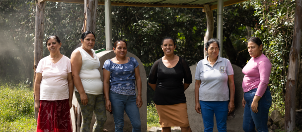 Grupo de mujeres en la comunidad del Aguacatal, Ojojona, Francisco Morazán