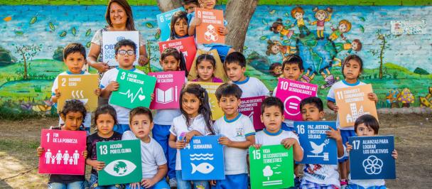 UNDP-Peru-2016_SDGs-sign_children_01.jpg
