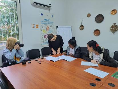 Mario and other returnees report unequal social and economic hardship as the primary cause of irregular migration and asylum applications by men and women from the Roma and Egyptian minorities.
