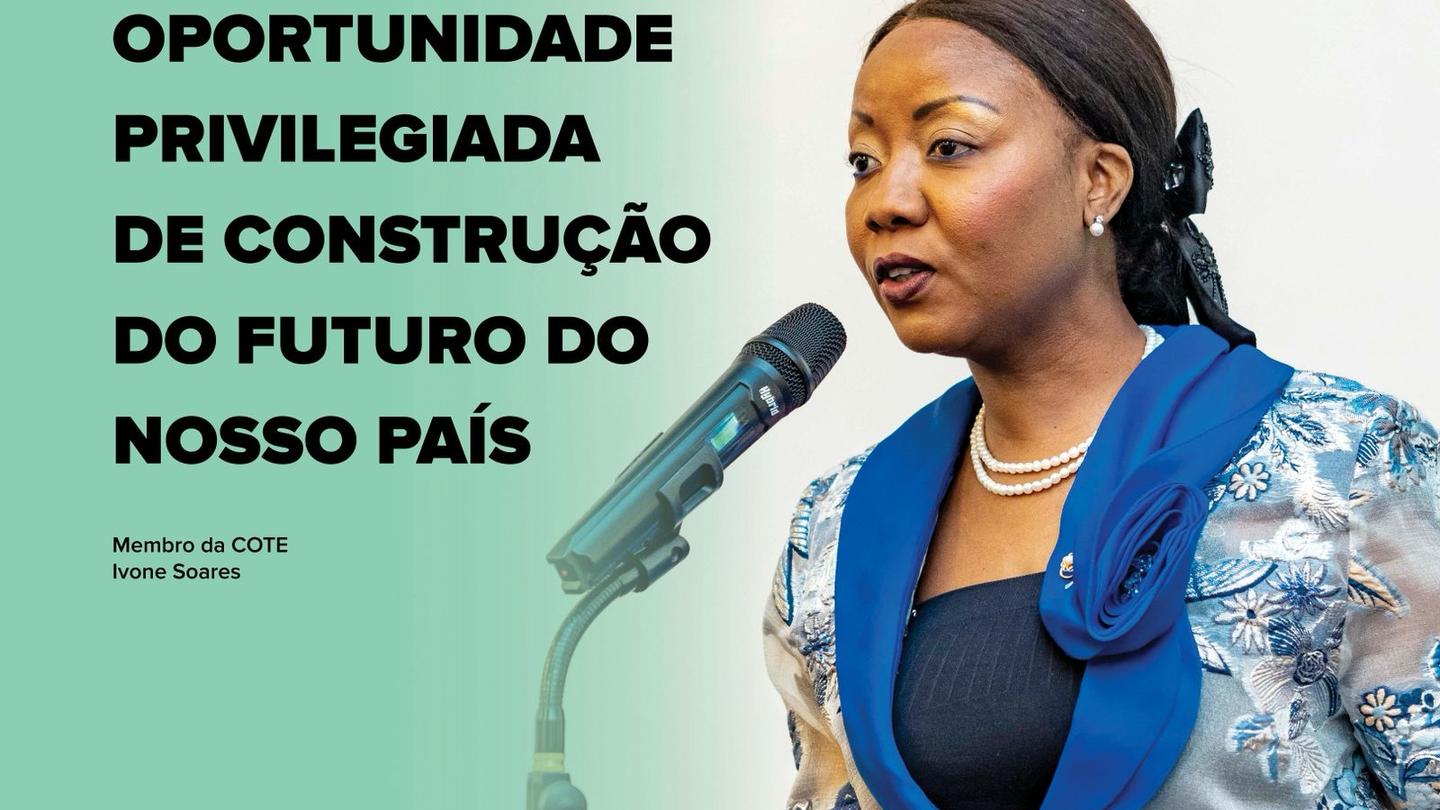 Photograph of a woman at a podium delivering a speech; teal panel with a Portuguese quote and logos.