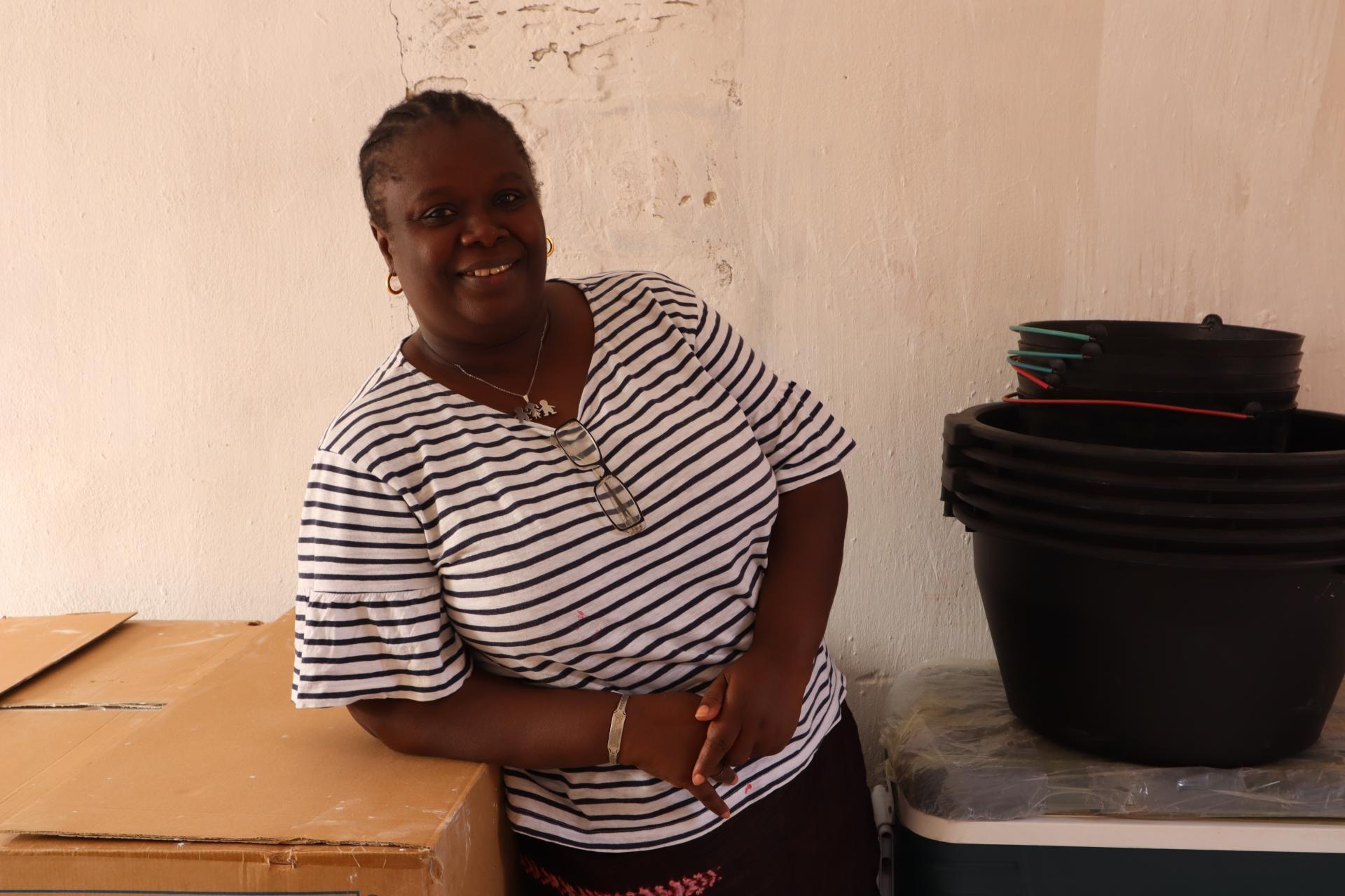 Vendedora de peixe e marisco na Guiné-Bissau