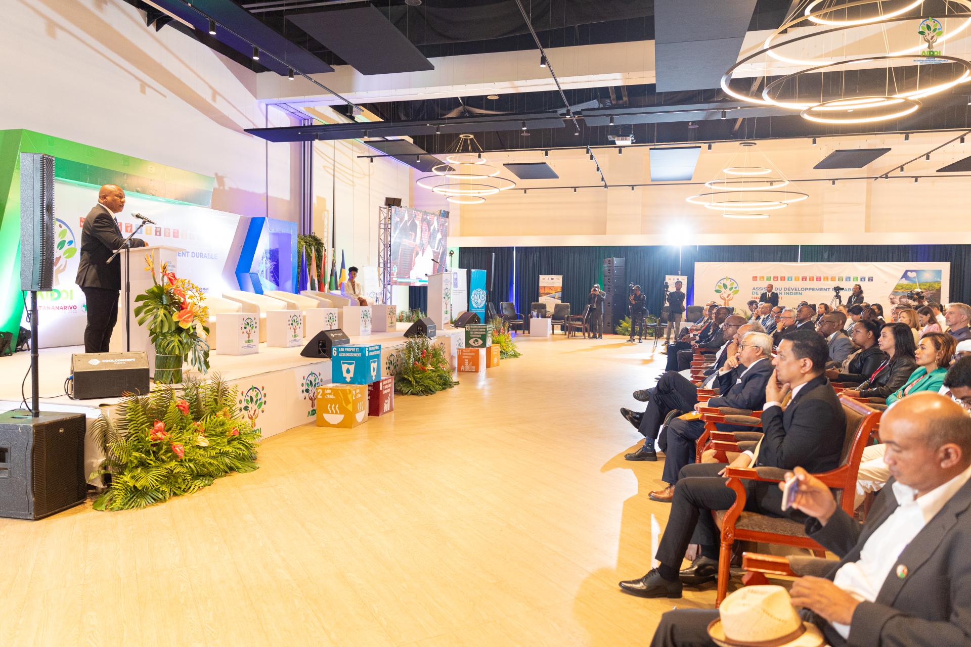 Le Premier Ministre de Madagascar, M. Christian Ntsay faisant son discours
