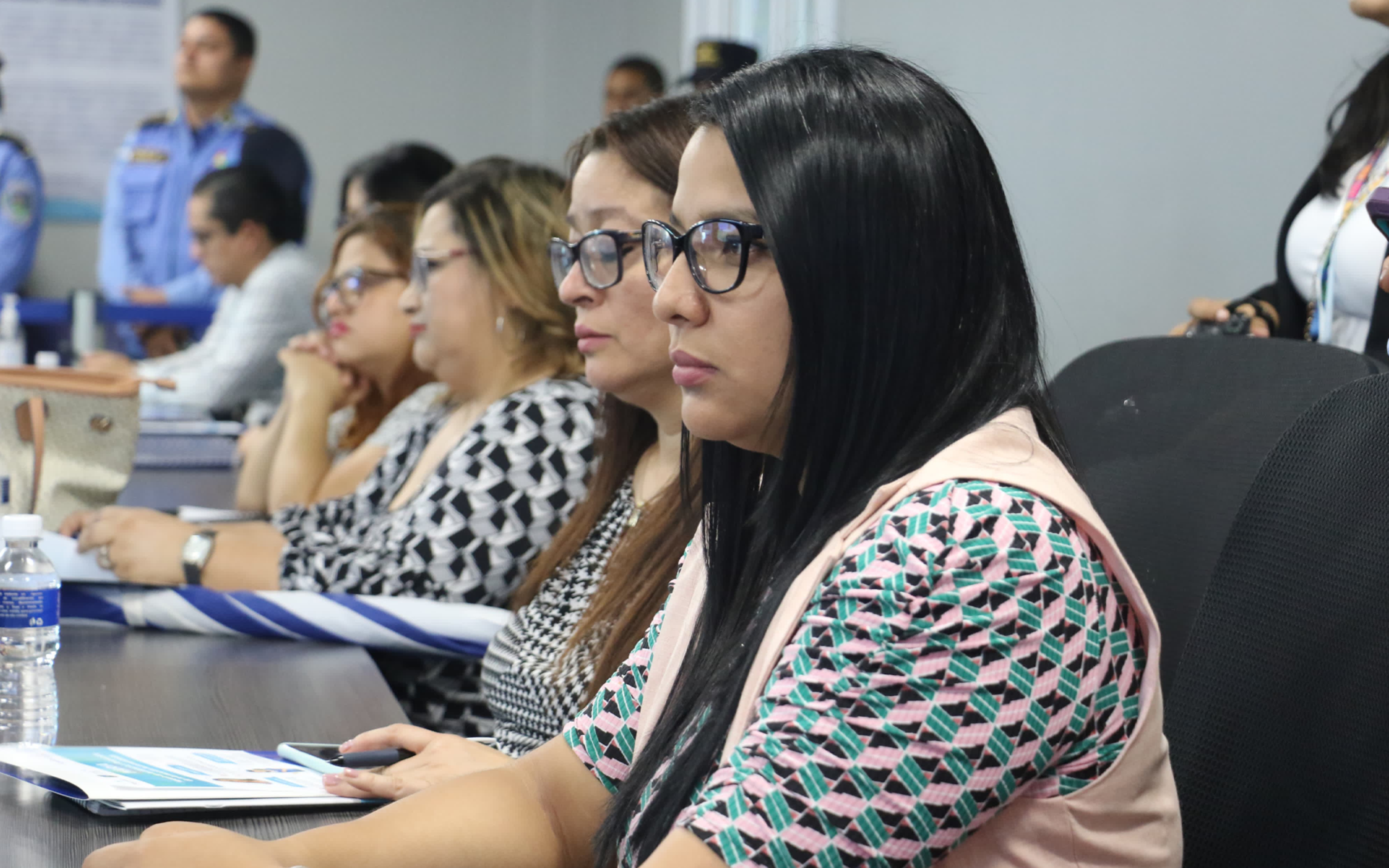 Mujeres participantes del lanzamiento del chatbot MARIA