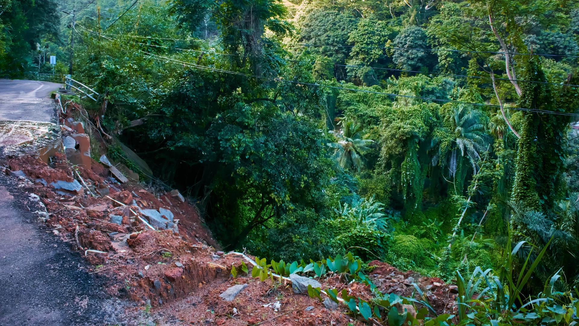 undp-sey-landslide-after-heavy-rain-3.jpg