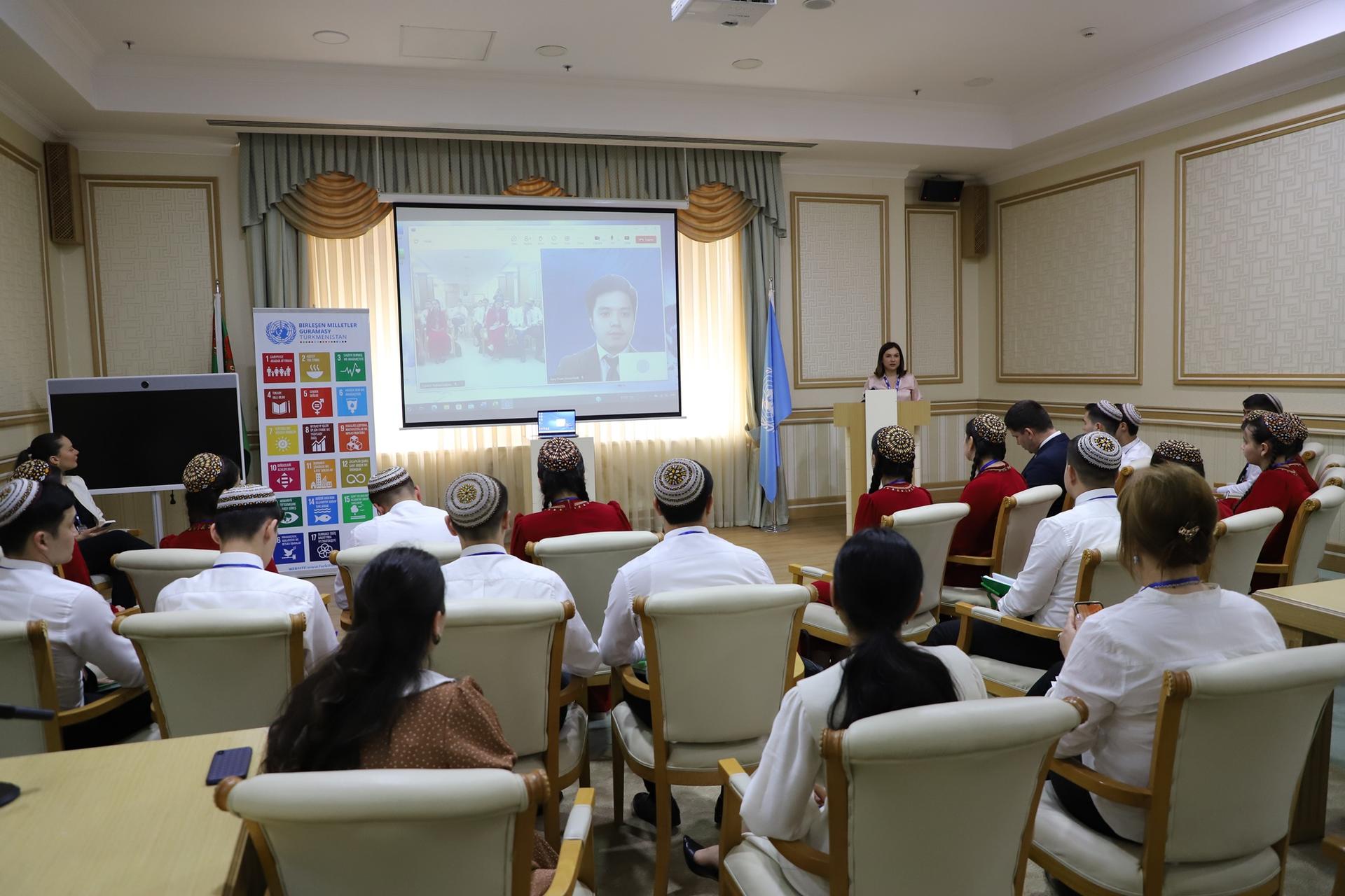 Students of Turkmenistan participates in the discussion within the SDG-Club as part of the 100-Day Global Consultation on Digital Inclusion