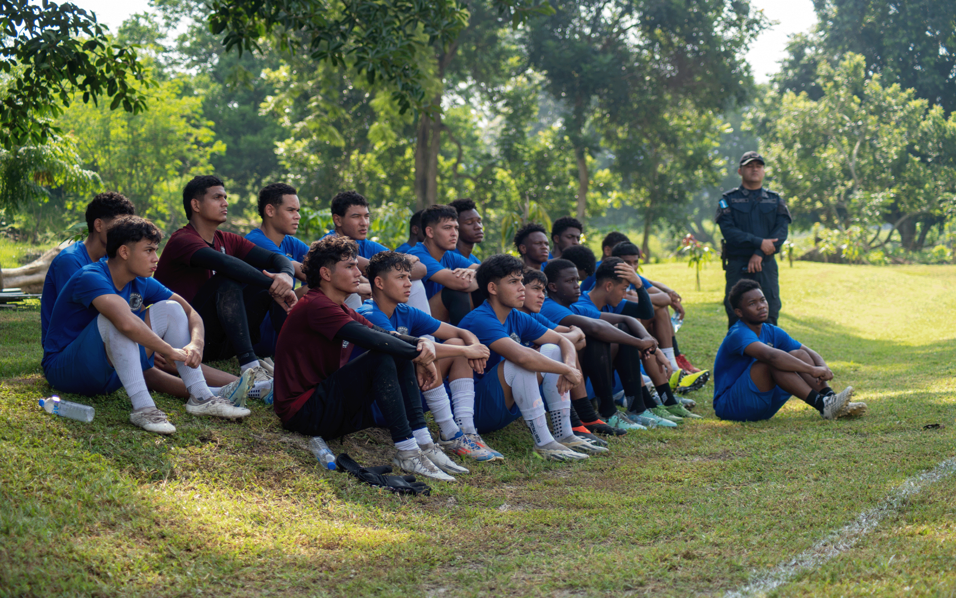 Jóvenes del club Panteras FC, equipo que forma parte de la Liga Mayor en tercera división