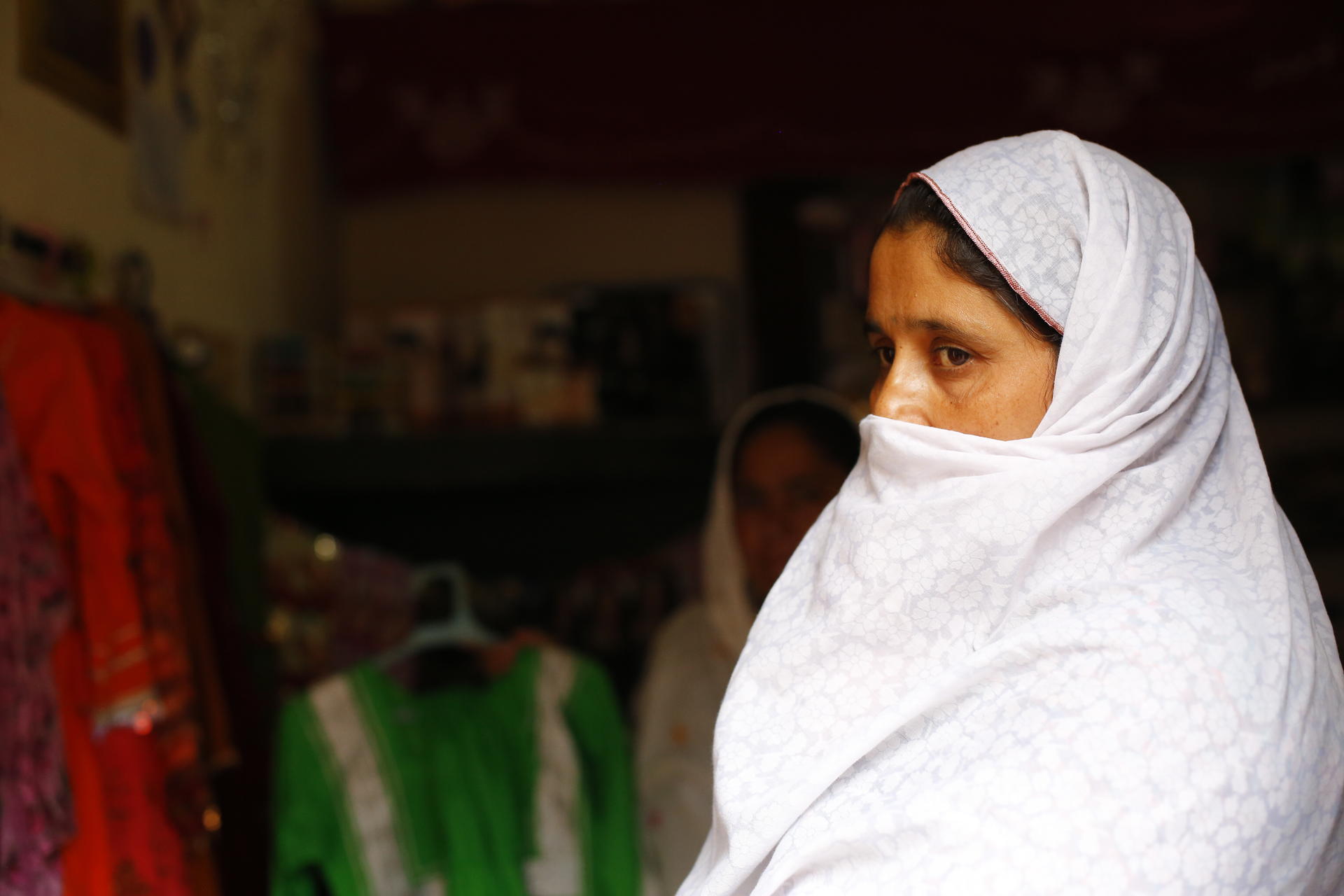 a close up of a woman