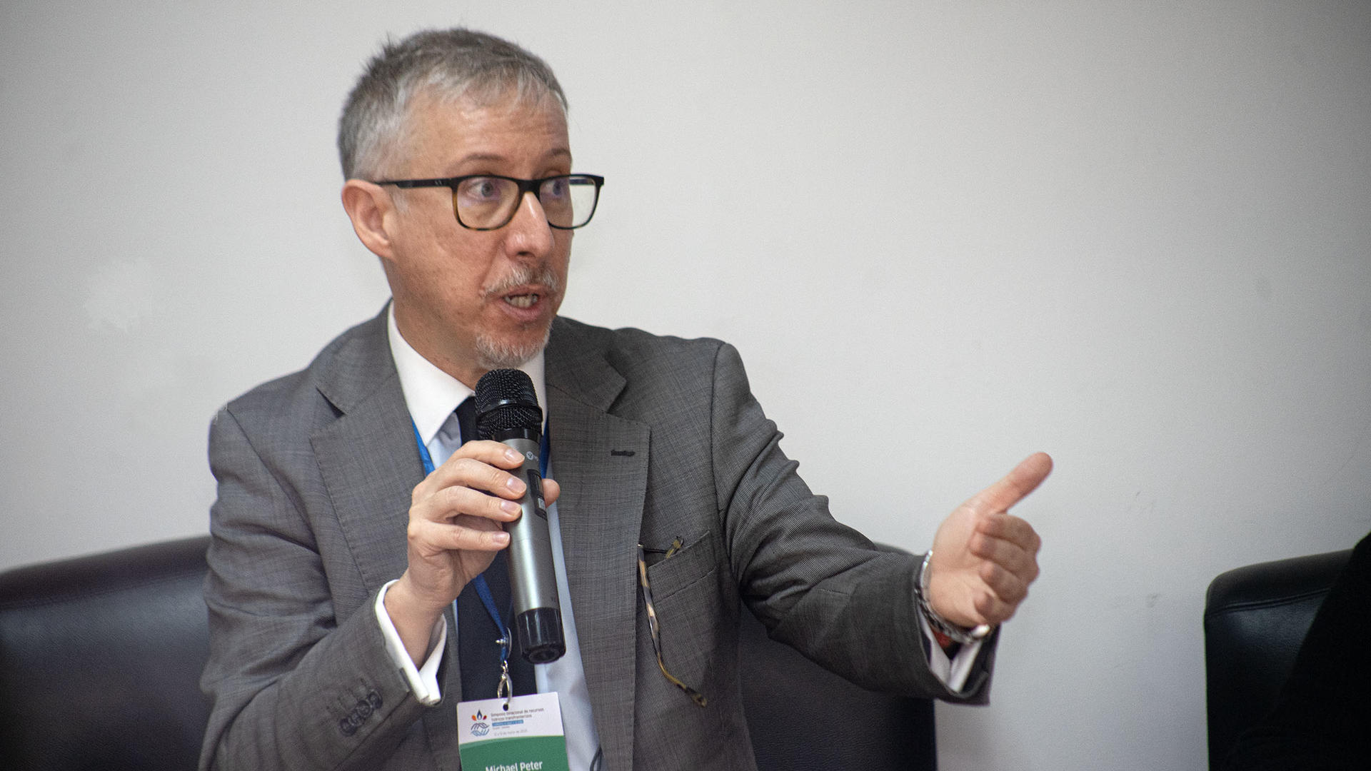 Michael Hantke-Domas, Especialista en Derecho Ambiental y de Aguas