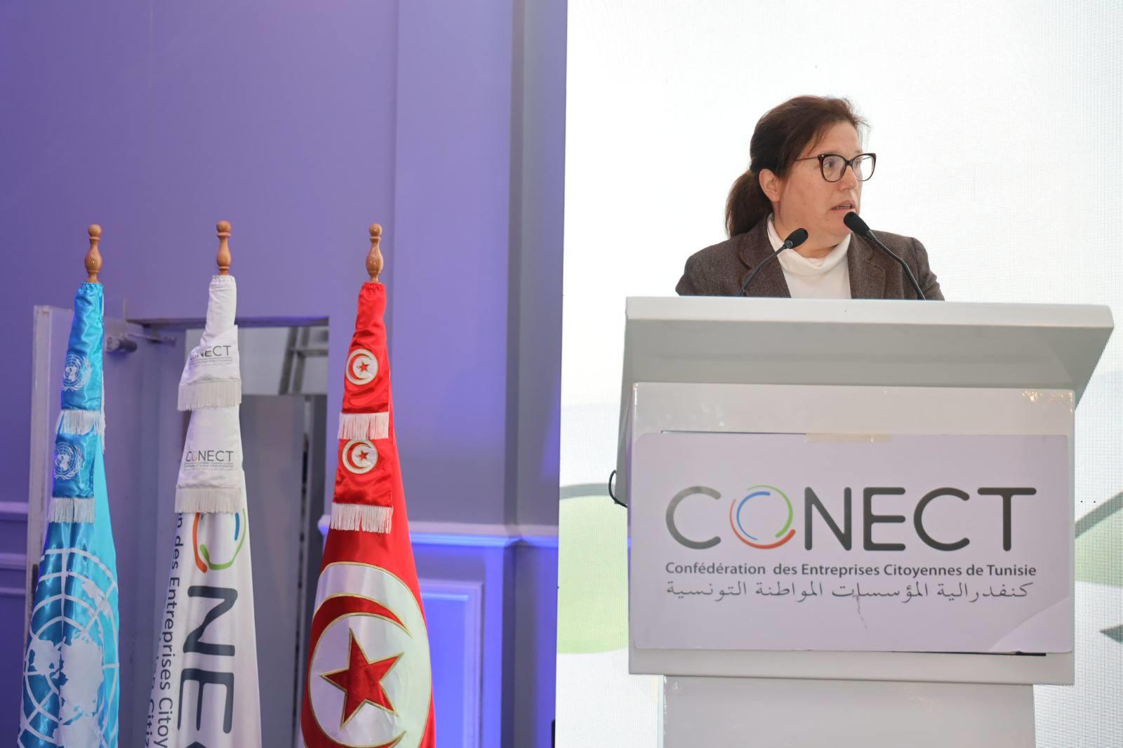 Céline Moyroud, la Représentante Résidente du PNUD en Tunisie, entrain de faire un discours pour le lancement de Miqyes  
