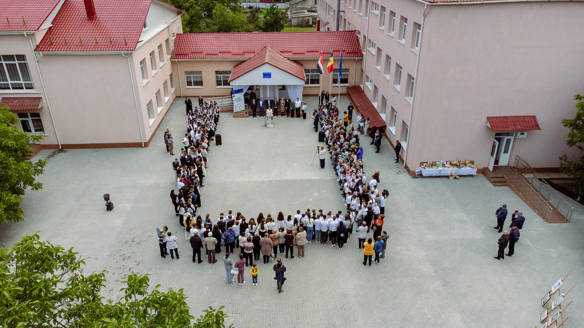 Acces îmbunătățit la educație: curtea liceului din Cîrnățeni a fost modernizată cu susținerea UE și PNUD 