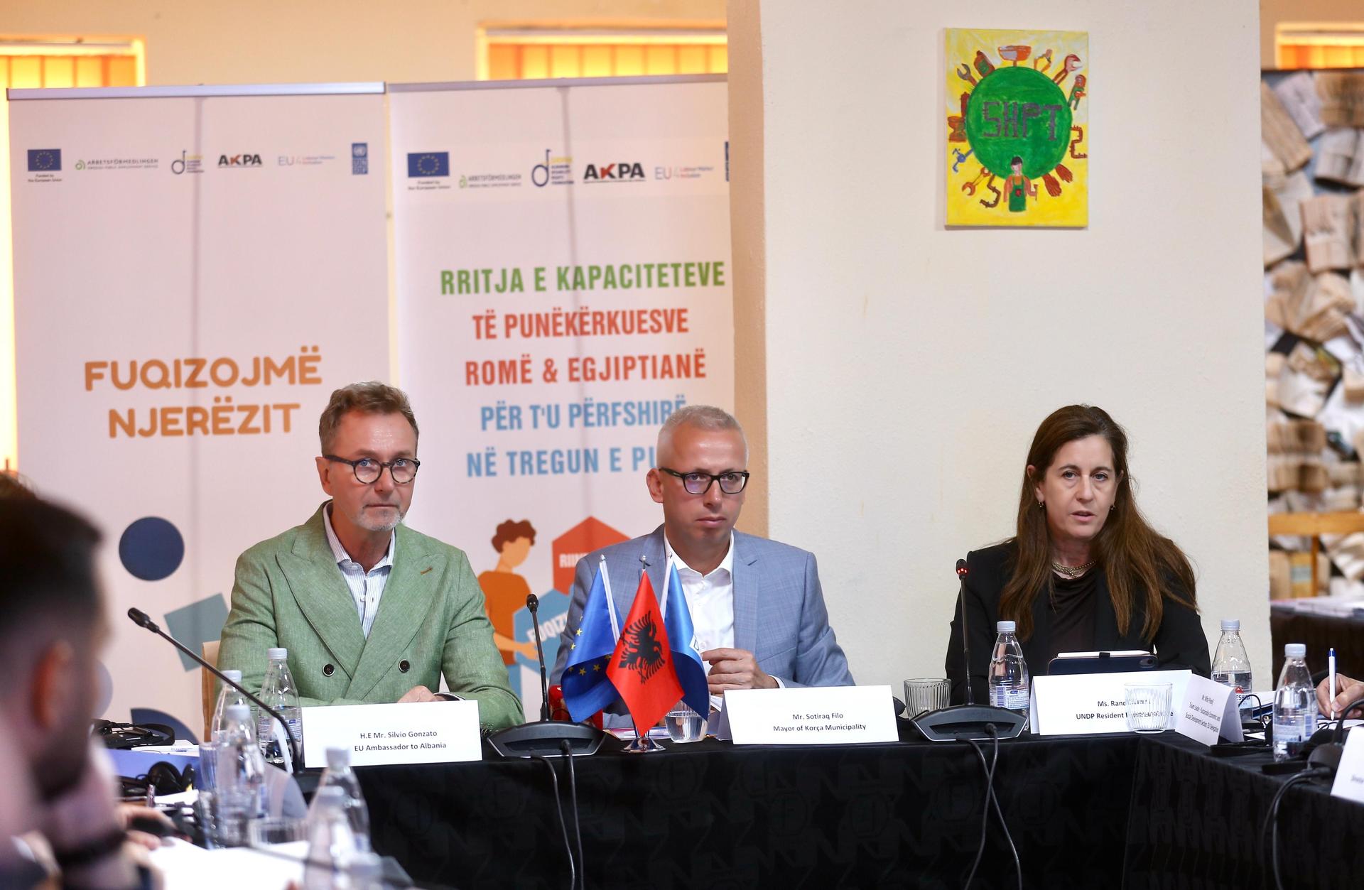 The ceremony was attended by EU Ambassador Silvio Gonzato, UNDP Representative Randi Davis in Albania and Mayor of Korce Sotiraq Filo