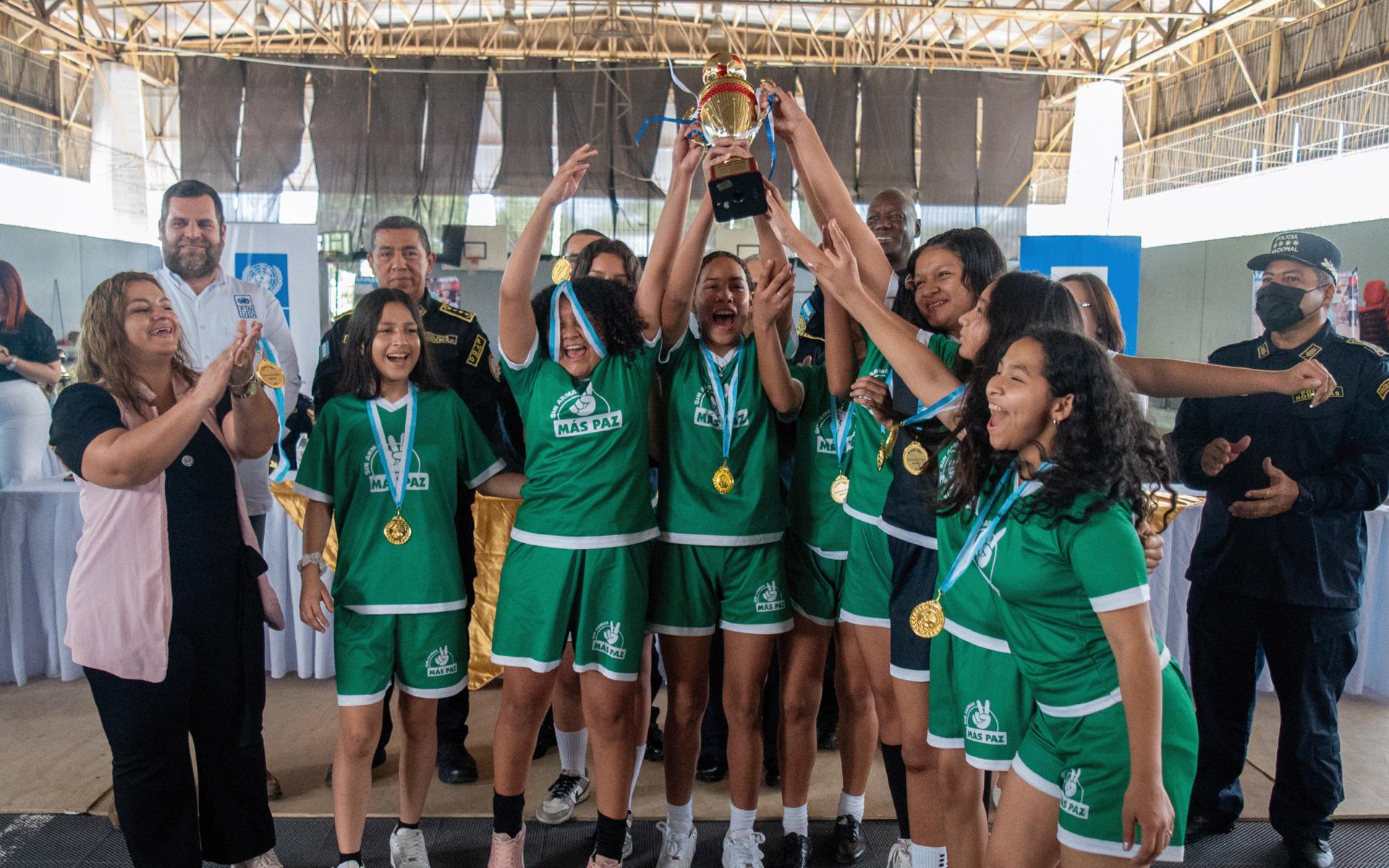Ganadoras de torneo de fútbol desarrollado en el marco de la campaña "Sin Armas, Más Paz"