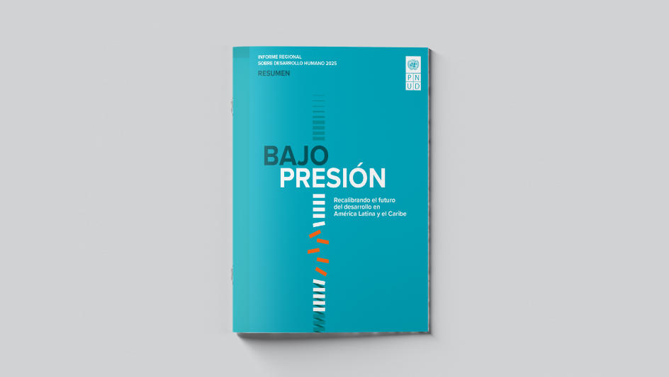 Turquoise book cover with white title 'BAJO PRESIÓN' on a gray background.
