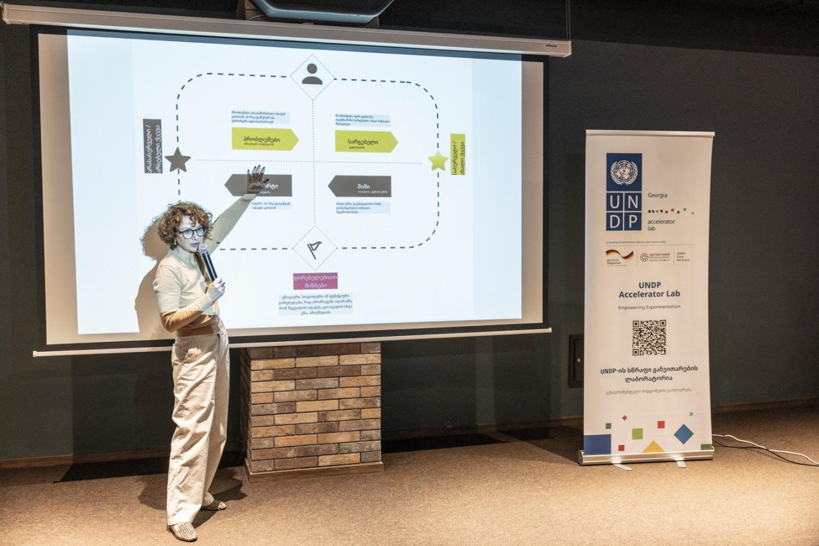 At a community workshop, expert Ketevan Gomelauri explains how everyday choices shape circularity