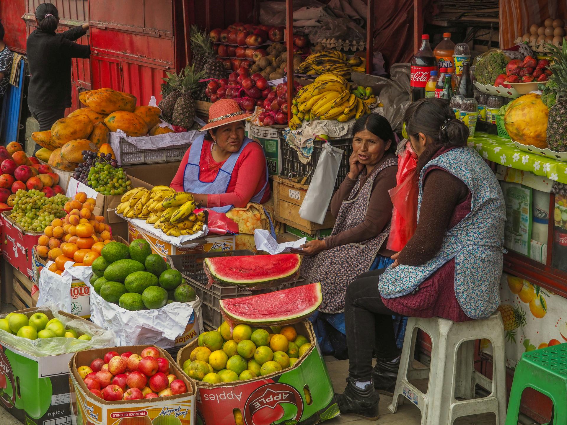Market in La Paz, Bolivia. Photo: Unsplash/Lesly Derksen 