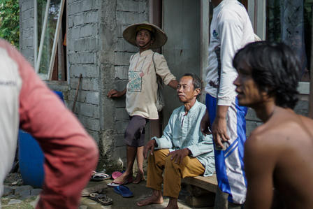 Mbok Waikem is getting herself ready to go to the cornfield. Today she will go alone without Ahmad Muhyar who is sick.