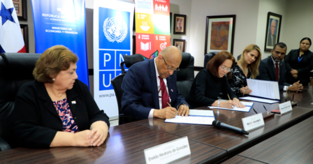 Firma del documento de proyecto de Gestión Basada en Resultados