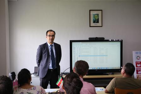 Berdi Berdiyev, Deputy Resident Representative addressing the grantees