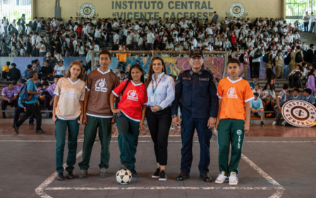 Evento de inauguración de torneo intercolegial en el marco de la campaña "Sin Armas, Más Paz"