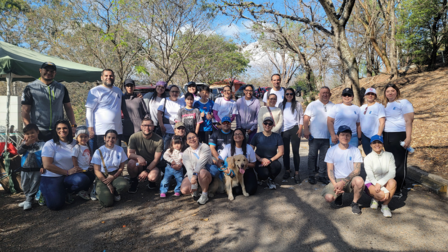 MMás de 30 personas (entre personal del PNUD, familiares y amistades) participaron de la caminata en el Parque Juana Laínez en el marco del 8 de marzo.
