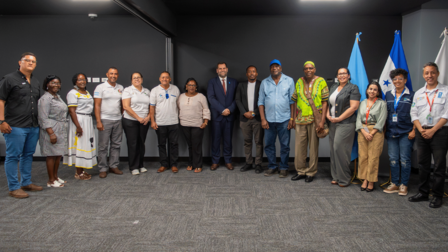 Representantes de las Mancomunidad de Municipios Garífunas de Honduras (MAMUGAH), junto a líderes y lideresas de las comunidades Garífunas en encuentro con encuentro con el Representante Residente adjunto del Programa de las Naciones Unidas (PNUD) en Honduras y su equipo