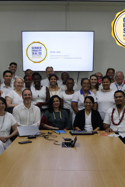 Samoa Hero Image with Badge