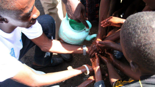undp-br-PNUD-destaca-que-forte-engajamento-das-comunidades-é-chave-para-derrotar-o-ebola-2014.png